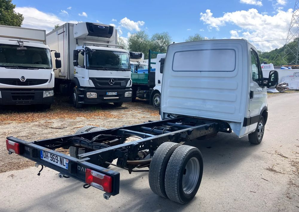 Iveco DAILY 35C13 ramo do zabudowy kiper wywrotka - Šasija kravas automašīna: foto 3 Iveco DAILY 35C13 ramo do zabudowy kiper wywrotka - Šasija kravas automašīna: foto 3