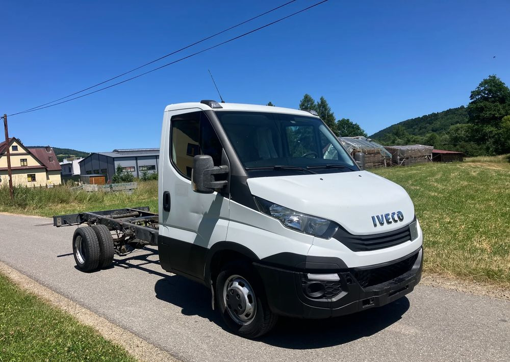 Iveco DAILY 35C13 ramo do zabudowy kiper wywrotka - Šasija kravas automašīna: foto 2 Iveco DAILY 35C13 ramo do zabudowy kiper wywrotka - Šasija kravas automašīna: foto 2