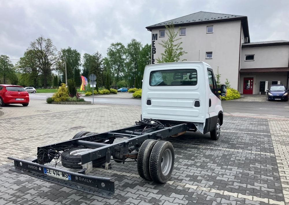 Iveco DAILY 35C13 ramo do zabudowy kiper wywrotka - Šasija kravas automašīna: foto 3 Iveco DAILY 35C13 ramo do zabudowy kiper wywrotka - Šasija kravas automašīna: foto 3