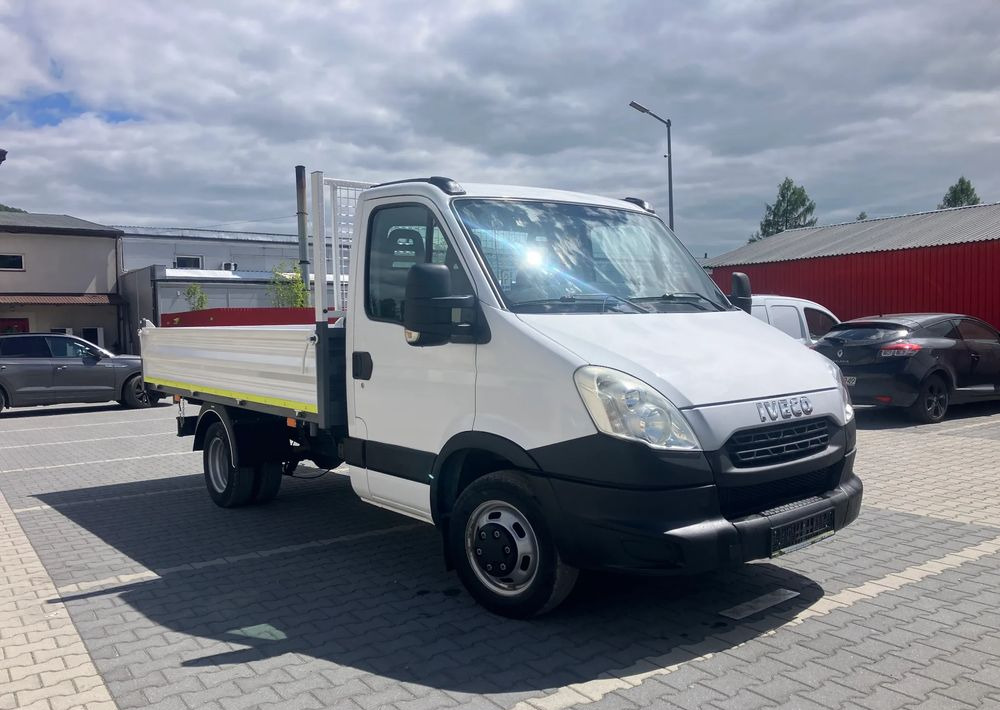 Iveco Iveco daily 35C13 wywrotka solidny kiper - Komercauto pašizgāzējs: foto 4 Iveco Iveco daily 35C13 wywrotka solidny kiper - Komercauto pašizgāzējs: foto 4