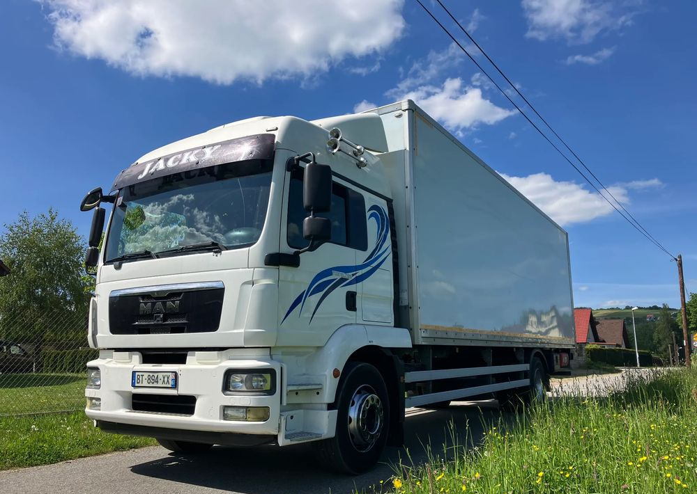 MAN MAN TGM 18.290 KURIERKA KONTENER 20 PALET SYPIALKA - Kravas automašīna ar slēgto virsbūvi: foto 1 MAN MAN TGM 18.290 KURIERKA KONTENER 20 PALET SYPIALKA - Kravas automašīna ar slēgto virsbūvi: foto 1