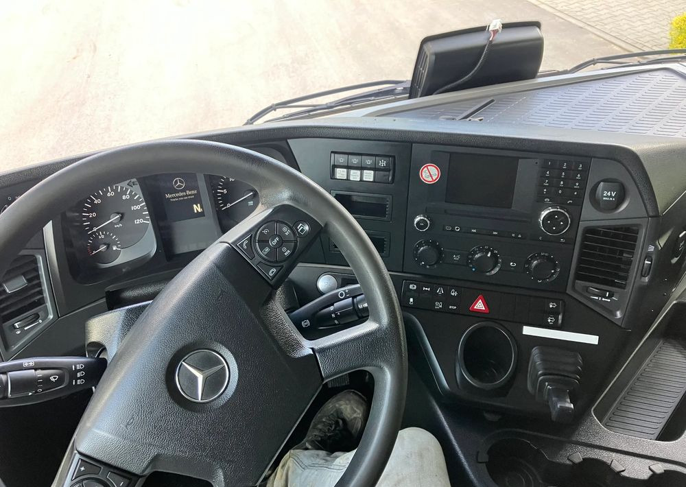 Mercedes-Benz ANTOS 1830 solidny kiper wywrotka blokada mostu - Kravas automašīna pašizgāzējs: foto 3 Mercedes-Benz ANTOS 1830 solidny kiper wywrotka blokada mostu - Kravas automašīna pašizgāzējs: foto 3
