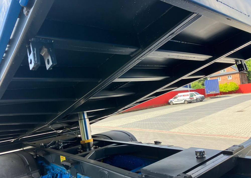 Mercedes-Benz ANTOS 1830 solidny kiper wywrotka blokada mostu - Kravas automašīna pašizgāzējs: foto 4 Mercedes-Benz ANTOS 1830 solidny kiper wywrotka blokada mostu - Kravas automašīna pašizgāzējs: foto 4