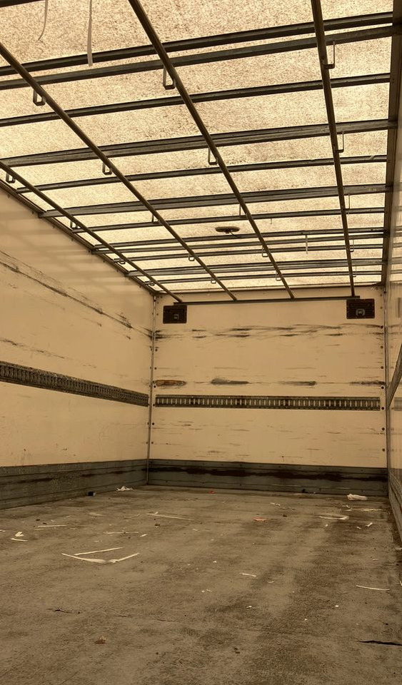 Mercedes-Benz Atego 1218 kurierka kontener - Kravas automašīna ar slēgto virsbūvi: foto 5 Mercedes-Benz Atego 1218 kurierka kontener - Kravas automašīna ar slēgto virsbūvi: foto 5