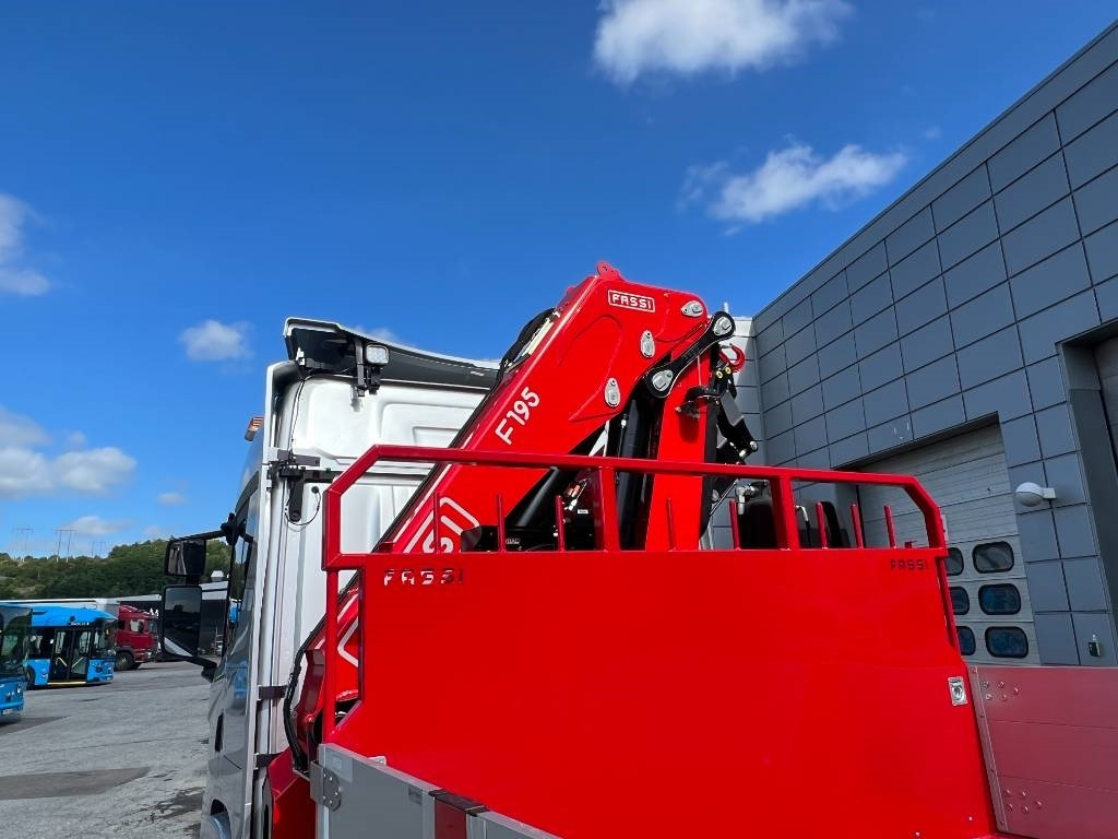 Kravas auto ar manipulatoru Scania G 360 6x2*4 Brädgårdsbil: foto 6