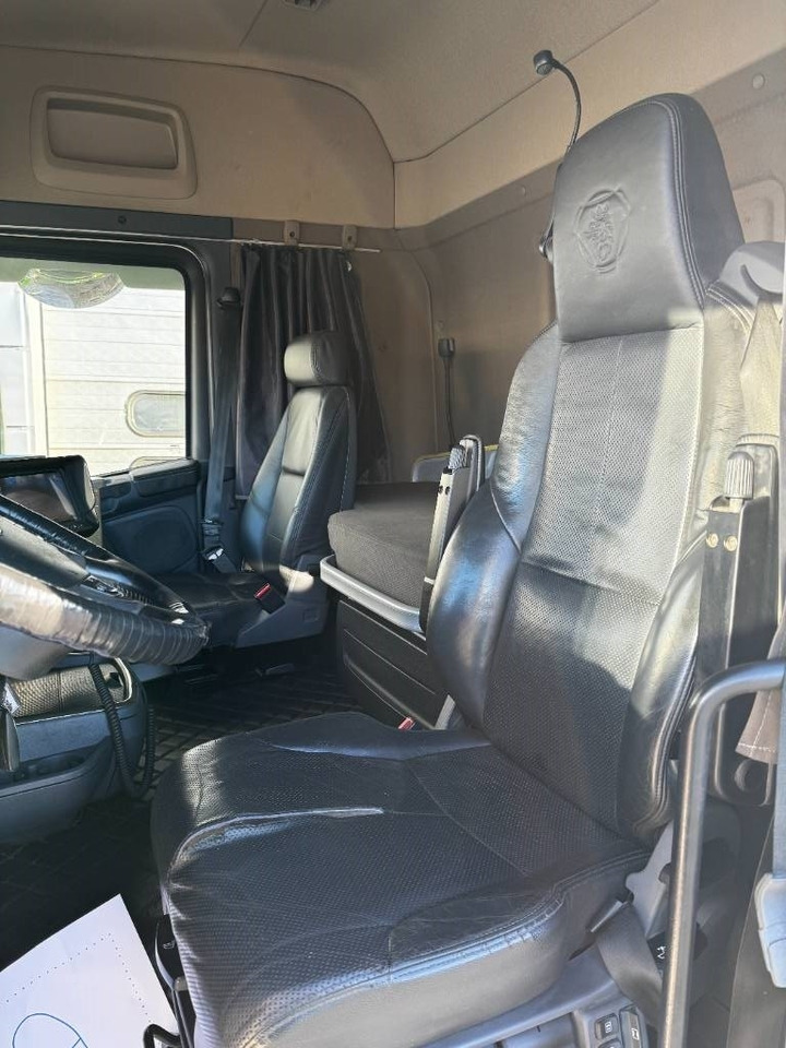 Scania R520LB8x4*4 - Kravas automašīna pašizgāzējs: foto 2 Scania R520LB8x4*4 - Kravas automašīna pašizgāzējs: foto 2