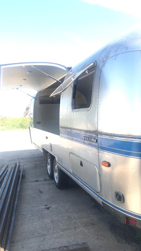 1992 Airstream Classic 1992 Airstream Classic – Fully Rebuilt Vintage Travel Trailer - Tirdzniecības piekabe: foto 5 1992 Airstream Classic 1992 Airstream Classic – Fully Rebuilt Vintage Travel Trailer - Tirdzniecības piekabe: foto 5