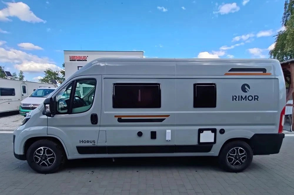 Fiat Ducato Rimor Horus 45 NEW AUTOMAT Grau Truma Diesel Lampen FULL LED 4-Sitzer - Auto kemperis: foto 3 Fiat Ducato Rimor Horus 45 NEW AUTOMAT Grau Truma Diesel Lampen FULL LED 4-Sitzer - Auto kemperis: foto 3