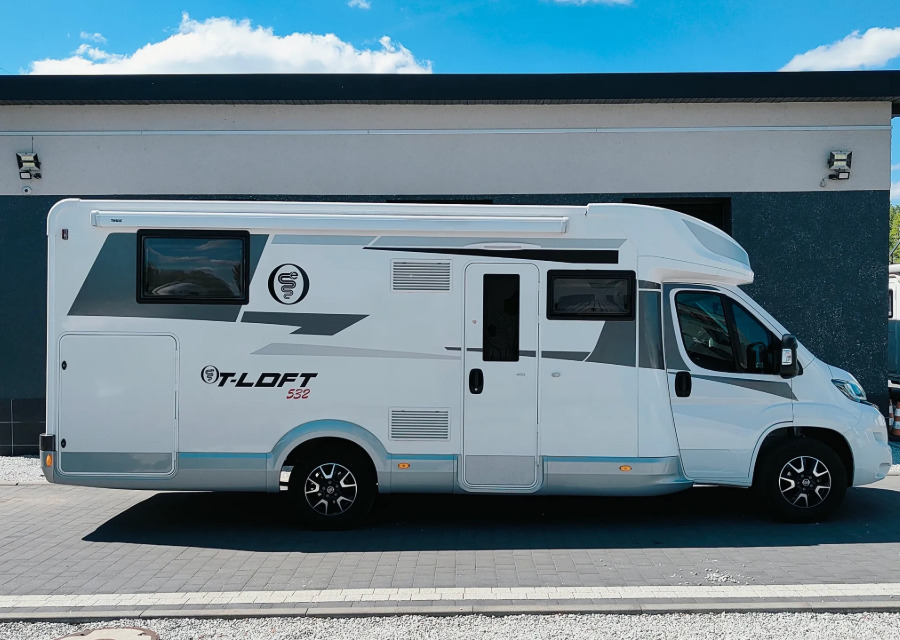 Fiat Ducato Elnagh T-Loft 532 Motorhome | 2024 | Winter Package | Solar Panel | Reversing Camera | Alarm | 17,000 km - Kemperis: foto 3 Fiat Ducato Elnagh T-Loft 532 Motorhome | 2024 | Winter Package | Solar Panel | Reversing Camera | Alarm | 17,000 km - Kemperis: foto 3