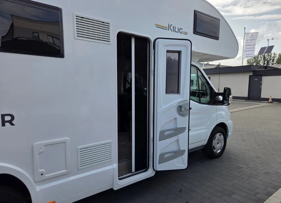 RIMOR Rimor KILIG 695 NEW Retrofitted 5-Passenger Winterized Camera Navigation - Auto kemperis: foto 5 RIMOR Rimor KILIG 695 NEW Retrofitted 5-Passenger Winterized Camera Navigation - Auto kemperis: foto 5