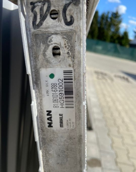 Chłodnica wody MAN TGX euro 6 90 cm - Radiators - Vieglā automašīna: foto 3 Chłodnica wody MAN TGX euro 6 90 cm - Radiators - Vieglā automašīna: foto 3