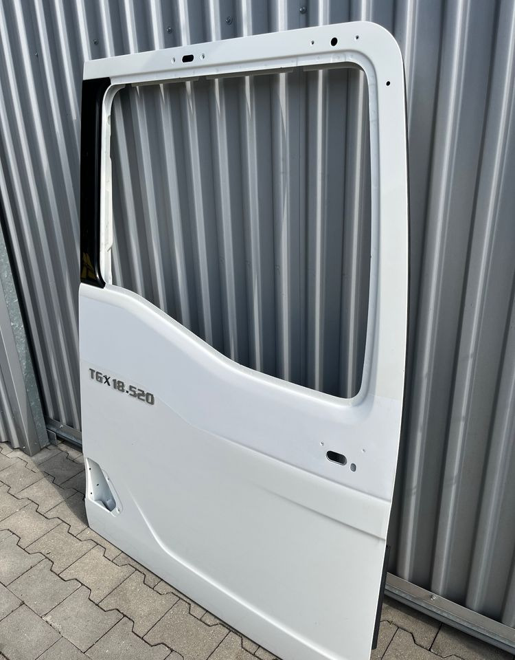 Drzwi prawe MAN TGX TG3 drzwi pasażera nowy model - Virsbūve un ārpuse - Kravas automašīna: foto 2 Drzwi prawe MAN TGX TG3 drzwi pasażera nowy model - Virsbūve un ārpuse - Kravas automašīna: foto 2