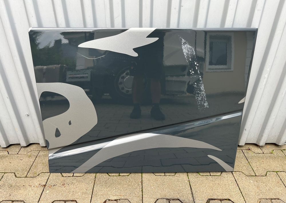 Drzwiczki schowka Volvo FH 4 FH5 euro 6 klapa drzwi - Durvis un rezerves daļas - Kravas automašīna: foto 1 Drzwiczki schowka Volvo FH 4 FH5 euro 6 klapa drzwi - Durvis un rezerves daļas - Kravas automašīna: foto 1