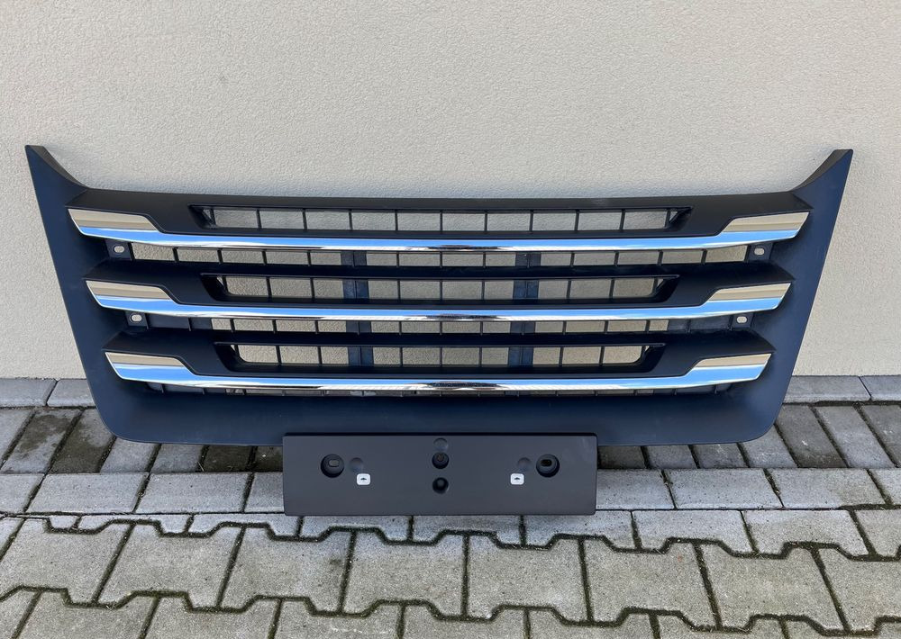 Grill MAN TG3 TGX nowy model chrom atrapa gril - Radiatora reste - Kravas automašīna: foto 1 Grill MAN TG3 TGX nowy model chrom atrapa gril - Radiatora reste - Kravas automašīna: foto 1