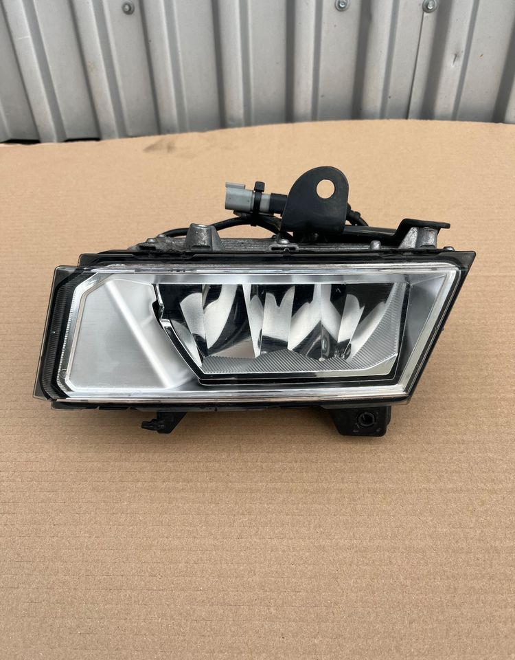 Halogen Scania R S NGR NGS nowy model 2948538 - Gaismas/ Apgaismojums - Kravas automašīna: foto 1 Halogen Scania R S NGR NGS nowy model 2948538 - Gaismas/ Apgaismojums - Kravas automašīna: foto 1