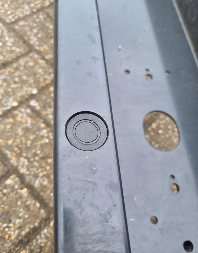 IVECO DAILY BELKA ZDERZAK TYŁ PARKTRONIC NOWY - Virsbūve un ārpuse: foto 4 IVECO DAILY BELKA ZDERZAK TYŁ PARKTRONIC NOWY - Virsbūve un ārpuse: foto 4