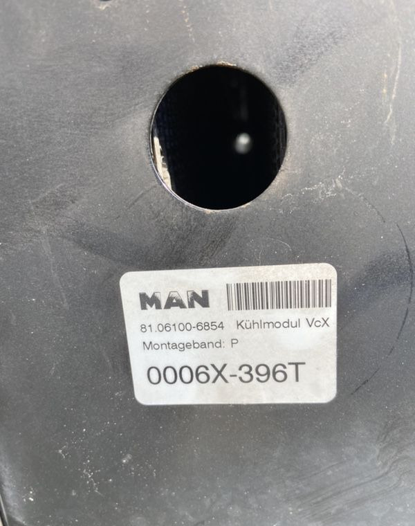 Komplet chłodnic MAN TGX euro 6 chłodnice 90 cm - Radiators - Kravas automašīna: foto 4 Komplet chłodnic MAN TGX euro 6 chłodnice 90 cm - Radiators - Kravas automašīna: foto 4