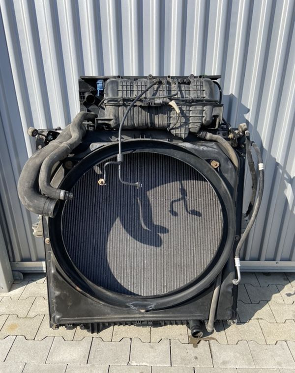 Komplet chłodnic MAN TGX euro 6 chłodnice 90 cm - Radiators - Vieglā automašīna: foto 1 Komplet chłodnic MAN TGX euro 6 chłodnice 90 cm - Radiators - Vieglā automašīna: foto 1
