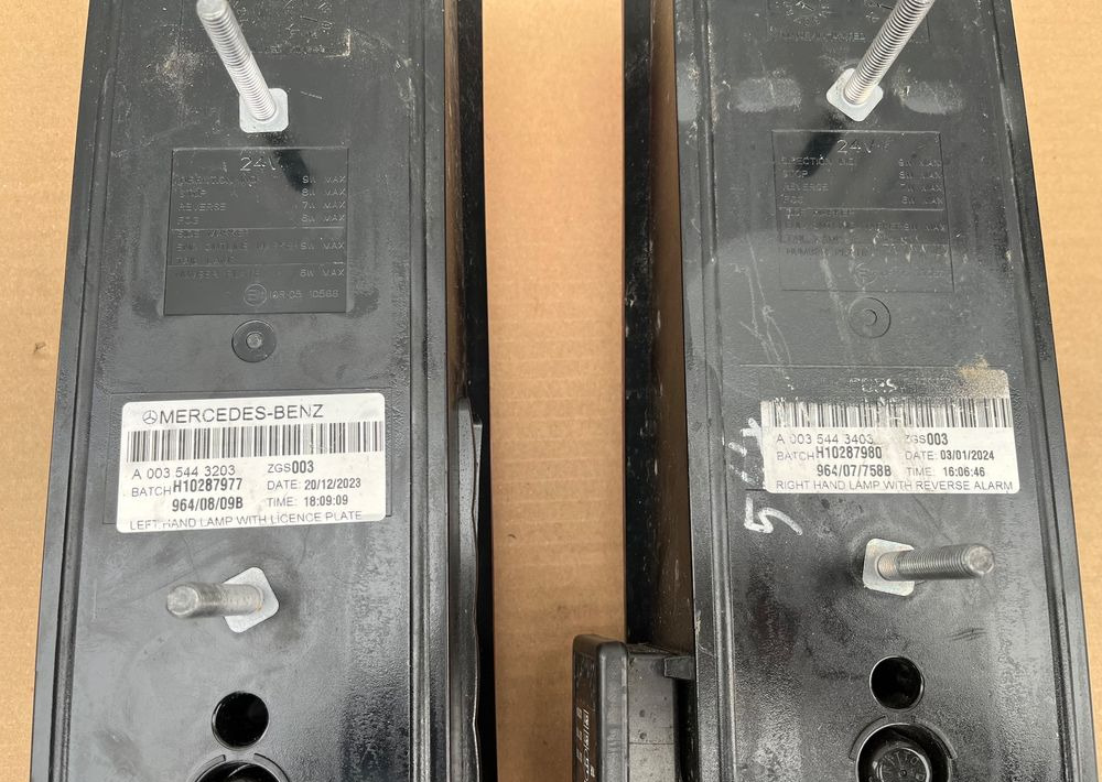 Lampa tylna LED Mercedes Actros MP5 MP 5 jak NOWA - Gaismas/ Apgaismojums - Kravas automašīna: foto 3 Lampa tylna LED Mercedes Actros MP5 MP 5 jak NOWA - Gaismas/ Apgaismojums - Kravas automašīna: foto 3