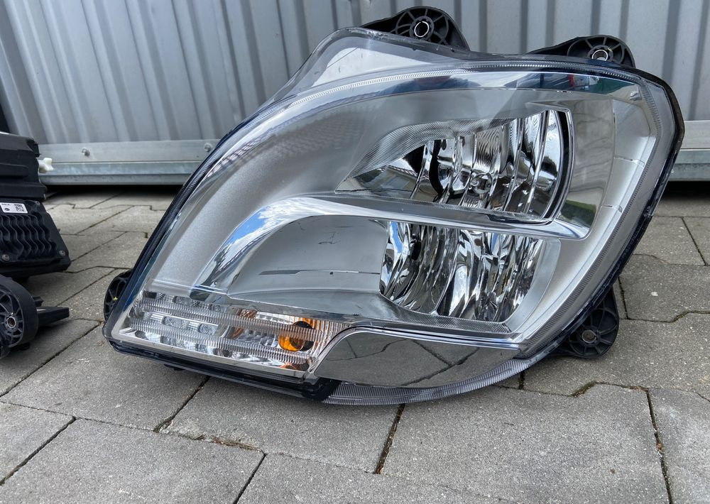 Lampy LED DAF XF 106 euro 6 komplet reflektory - Gaismas/ Apgaismojums - Kravas automašīna: foto 3 Lampy LED DAF XF 106 euro 6 komplet reflektory - Gaismas/ Apgaismojums - Kravas automašīna: foto 3