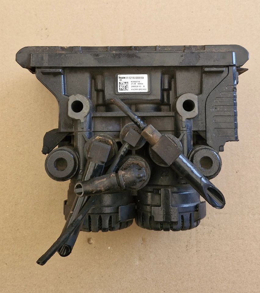 MAN TG3 TGX MODULATOR ZAWÓR EBS 81.52106-6069 K050210 - Bremžu daļas: foto 1 MAN TG3 TGX MODULATOR ZAWÓR EBS 81.52106-6069 K050210 - Bremžu daļas: foto 1