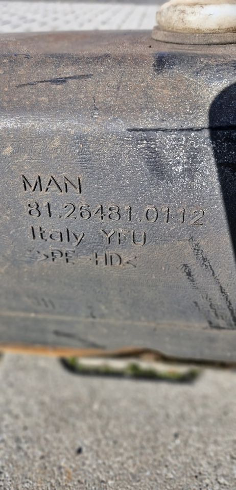 MAN TG3 TGX TGS ZBIORNICZEK PŁYNU DO SPRYSKIWACZY 81.26481.0112 - Stikla tīrītājs - Kravas automašīna: foto 2 MAN TG3 TGX TGS ZBIORNICZEK PŁYNU DO SPRYSKIWACZY 81.26481.0112 - Stikla tīrītājs - Kravas automašīna: foto 2