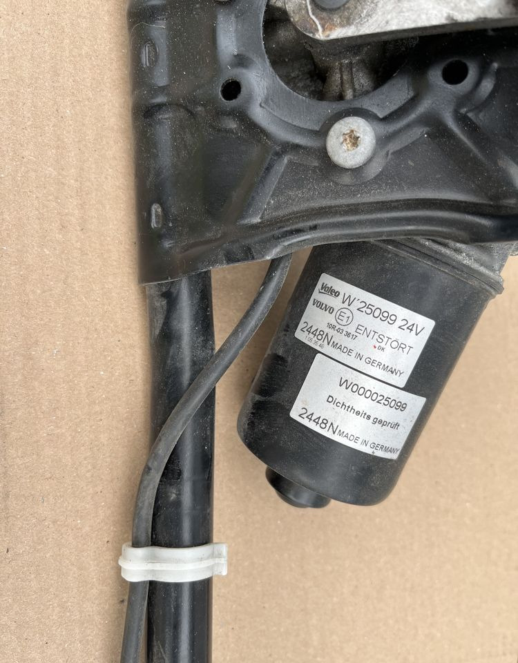 Mechanizm wycieraczek Volvo FH4 FH 5 kompletny cięgno prowadnica - Virsbūve un ārpuse - Kravas automašīna: foto 2 Mechanizm wycieraczek Volvo FH4 FH 5 kompletny cięgno prowadnica - Virsbūve un ārpuse - Kravas automašīna: foto 2