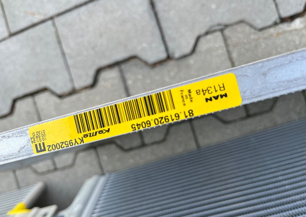 NOWA Chłodnica klimatyzacji MAN TG3 TGX TGS nowy model skraplacz - Kondicioniera radiators - Kravas automašīna: foto 3 NOWA Chłodnica klimatyzacji MAN TG3 TGX TGS nowy model skraplacz - Kondicioniera radiators - Kravas automašīna: foto 3