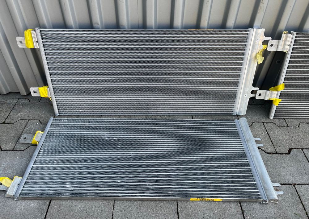 NOWA Chłodnica klimatyzacji MAN TG3 TGX TGS nowy model skraplacz - Kondicioniera radiators - Kravas automašīna: foto 1 NOWA Chłodnica klimatyzacji MAN TG3 TGX TGS nowy model skraplacz - Kondicioniera radiators - Kravas automašīna: foto 1