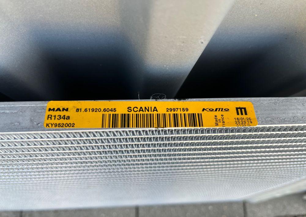 NOWA Chłodnica klimatyzacji MAN TG3 TGX TGS nowy model skraplacz - Kondicioniera radiators - Kravas automašīna: foto 2 NOWA Chłodnica klimatyzacji MAN TG3 TGX TGS nowy model skraplacz - Kondicioniera radiators - Kravas automašīna: foto 2