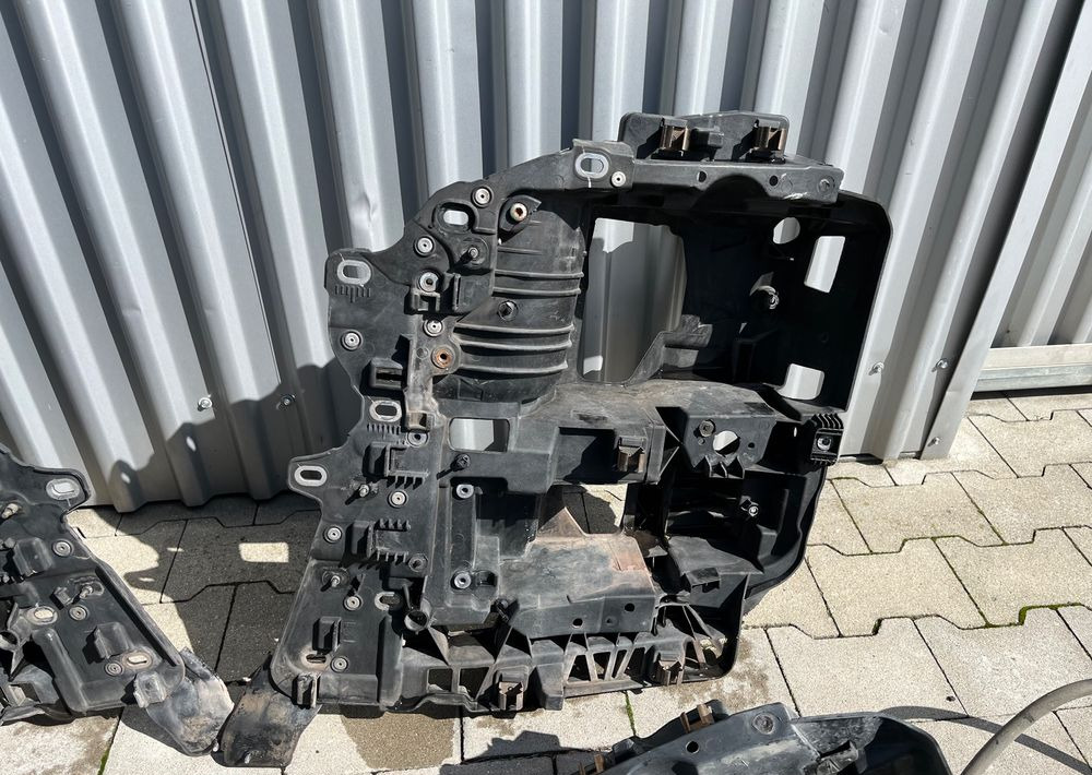 Obudowa lampy MAN TGX TGS euro 6 garnek mocowanie - Virsbūve un ārpuse - Kravas automašīna: foto 3 Obudowa lampy MAN TGX TGS euro 6 garnek mocowanie - Virsbūve un ārpuse - Kravas automašīna: foto 3