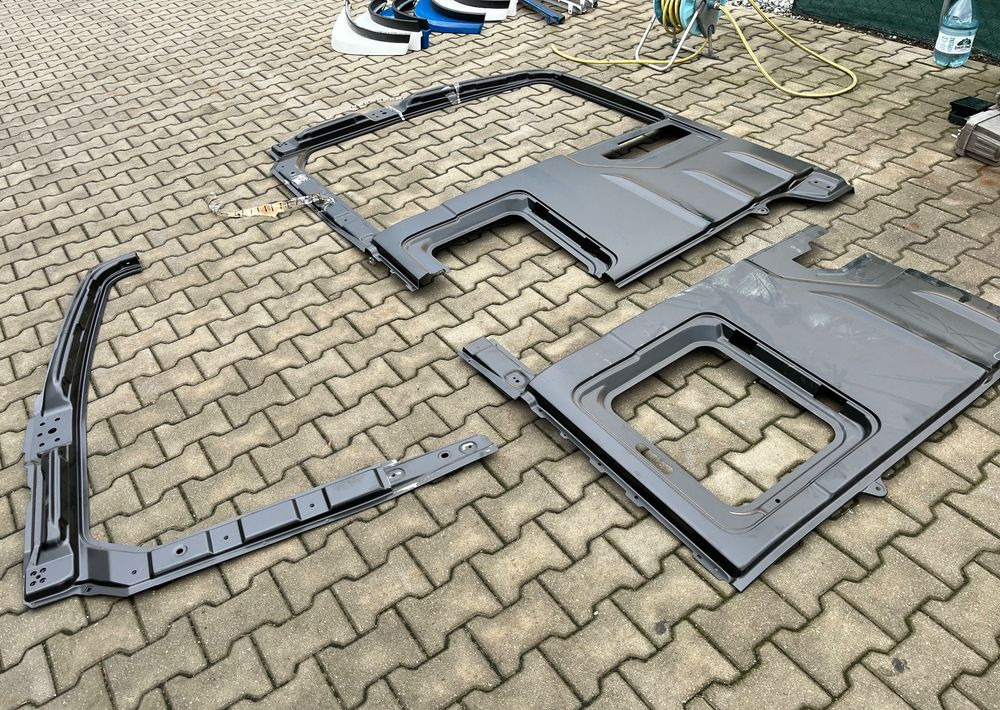 Poszycie kabiny MAN TG3 TGX nowy model ćwiartki bok kabiny - Virsbūve un ārpuse - Kravas automašīna: foto 1 Poszycie kabiny MAN TG3 TGX nowy model ćwiartki bok kabiny - Virsbūve un ārpuse - Kravas automašīna: foto 1