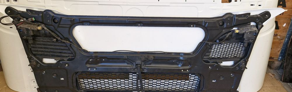 SCANIA P NGT MASKA ATRAPA - Virsbūve un ārpuse: foto 2 SCANIA P NGT MASKA ATRAPA - Virsbūve un ārpuse: foto 2