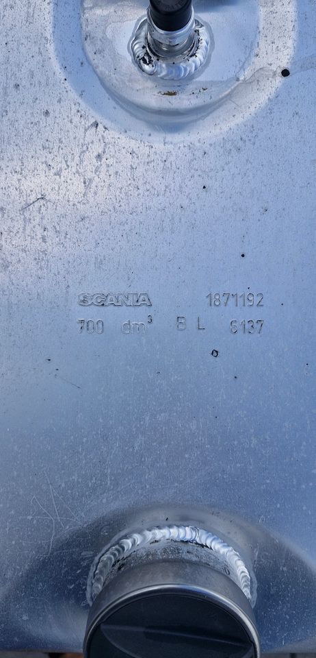 SCANIA R S ZBIORNIK PALIWA 700L - Degvielas tvertne - Kravas automašīna: foto 5 SCANIA R S ZBIORNIK PALIWA 700L - Degvielas tvertne - Kravas automašīna: foto 5