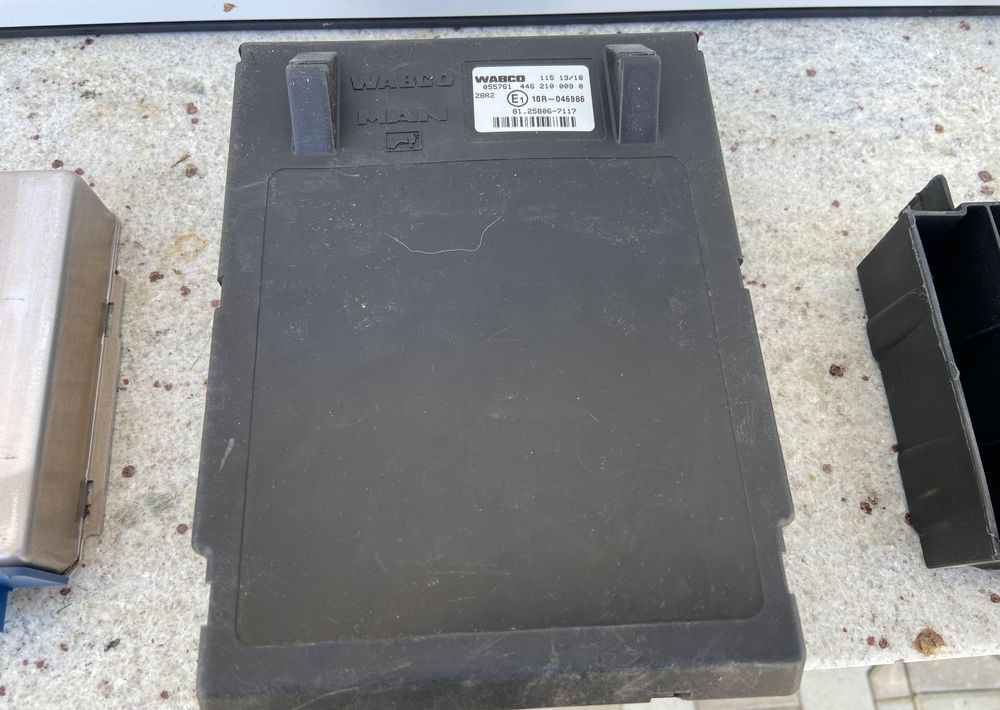 Sterownik ZBR 2 MAN TGX TGS euro 6 komputer lift - Elektroniskais vadības bloks (ECU) - Kravas automašīna: foto 1 Sterownik ZBR 2 MAN TGX TGS euro 6 komputer lift - Elektroniskais vadības bloks (ECU) - Kravas automašīna: foto 1