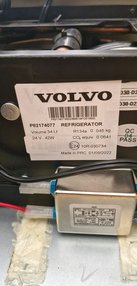 VOLVO FH4 FH5 LODÓWKA CHŁODZIARKA - Kabīne un interjers: foto 3 VOLVO FH4 FH5 LODÓWKA CHŁODZIARKA - Kabīne un interjers: foto 3