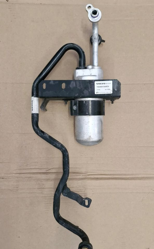 VOLVO FH4 FH5 SKRAPLACZ KLIMATYZACJI - Kondicioniera radiators - Kravas automašīna: foto 1 VOLVO FH4 FH5 SKRAPLACZ KLIMATYZACJI - Kondicioniera radiators - Kravas automašīna: foto 1