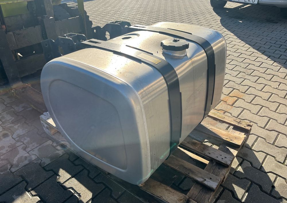 Zbiornik paliwa Volvo FH FM Renault 255 L low deck megi bak - Degvielas sistēma - Kravas automašīna: foto 5 Zbiornik paliwa Volvo FH FM Renault 255 L low deck megi bak - Degvielas sistēma - Kravas automašīna: foto 5