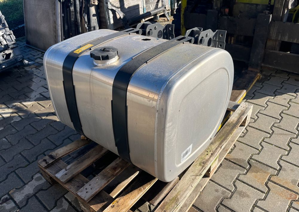 Zbiornik paliwa Volvo FH FM Renault 255 L low deck megi bak - Degvielas sistēma - Kravas automašīna: foto 1 Zbiornik paliwa Volvo FH FM Renault 255 L low deck megi bak - Degvielas sistēma - Kravas automašīna: foto 1