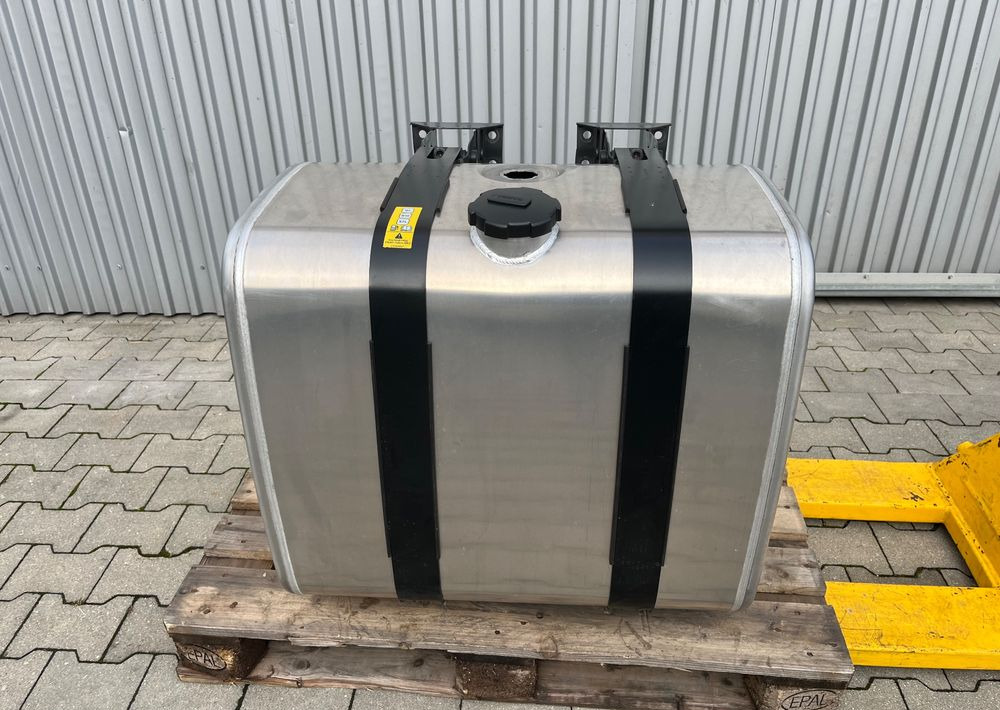 Zbiornik paliwa Volvo FH Renault 330 litrów bak jak nowy - Degvielas sistēma - Kravas automašīna: foto 1 Zbiornik paliwa Volvo FH Renault 330 litrów bak jak nowy - Degvielas sistēma - Kravas automašīna: foto 1