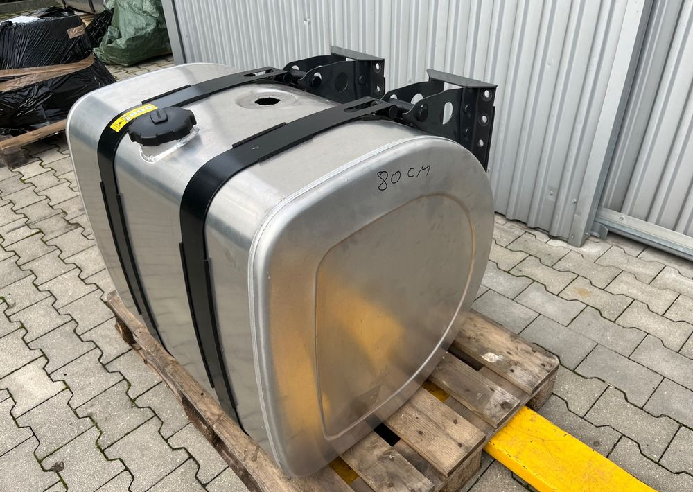 Zbiornik paliwa Volvo FH Renault 330 litrów bak jak nowy - Degvielas sistēma - Kravas automašīna: foto 2 Zbiornik paliwa Volvo FH Renault 330 litrów bak jak nowy - Degvielas sistēma - Kravas automašīna: foto 2