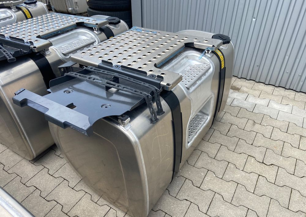 Zbiornik paliwa Volvo FH Renault 480 litrów bak jak nowy - Degvielas tvertne - Kravas automašīna: foto 2 Zbiornik paliwa Volvo FH Renault 480 litrów bak jak nowy - Degvielas tvertne - Kravas automašīna: foto 2