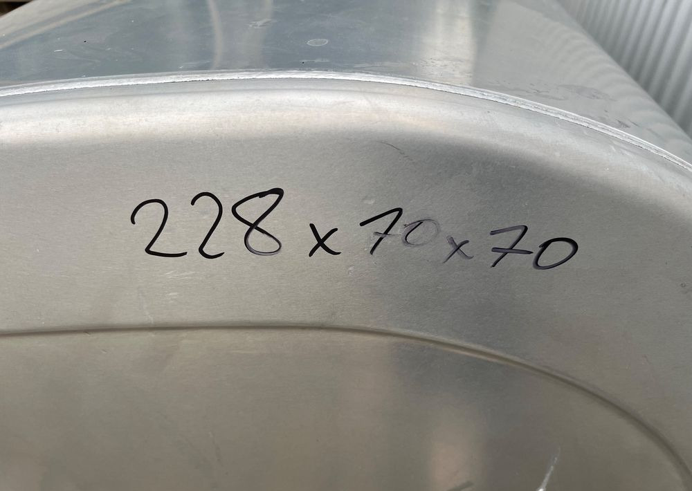 Zbiornik paliwa Volvo FH Renault 900 litrów bak jak nowy - Degvielas sistēma - Kravas automašīna: foto 5 Zbiornik paliwa Volvo FH Renault 900 litrów bak jak nowy - Degvielas sistēma - Kravas automašīna: foto 5