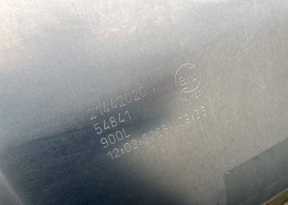 Zbiornik paliwa Volvo FH Renault 900 litrów bak jak nowy - Degvielas sistēma - Kravas automašīna: foto 4 Zbiornik paliwa Volvo FH Renault 900 litrów bak jak nowy - Degvielas sistēma - Kravas automašīna: foto 4