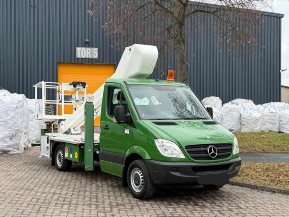 Arbeitsbühne Hubsteiger Hebebühne Mieten Leihen 3,5t 22m - Autopacēlājs: foto 4 Arbeitsbühne Hubsteiger Hebebühne Mieten Leihen 3,5t 22m - Autopacēlājs: foto 4