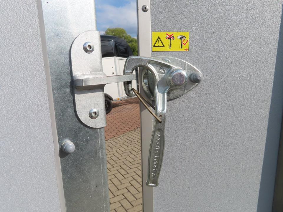 Piekabe slēgtā virsbūve Böckmann PKW-Anhänger,Koffer, Tür-Rampekombination, 2,0 to. 100 k: foto 14 Piekabe slēgtā virsbūve Böckmann PKW-Anhänger,Koffer, Tür-Rampekombination, 2,0 to. 100 k: foto 14