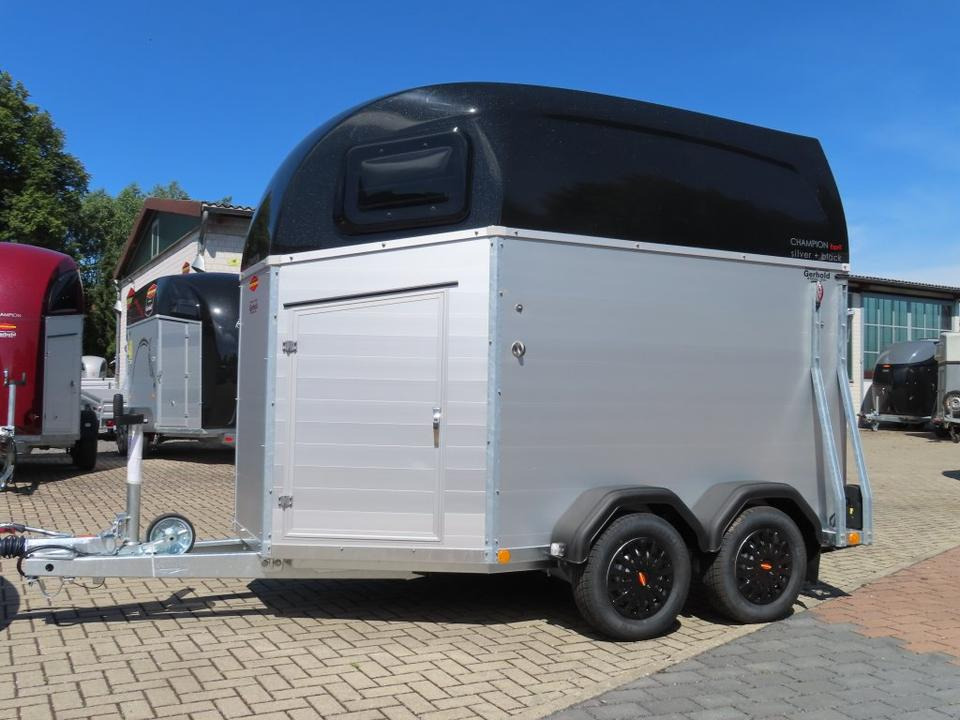 Böckmann Pferdeanhänger Champion Esprit Flügeltür Sattelkammer - Zirgu piekabe: foto 3 Böckmann Pferdeanhänger Champion Esprit Flügeltür Sattelkammer - Zirgu piekabe: foto 3