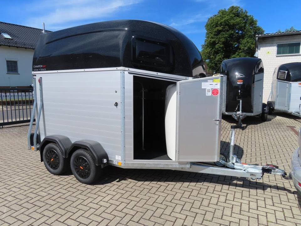 Böckmann Pferdeanhänger Champion Esprit Flügeltür Sattelkammer - Zirgu piekabe: foto 2 Böckmann Pferdeanhänger Champion Esprit Flügeltür Sattelkammer - Zirgu piekabe: foto 2