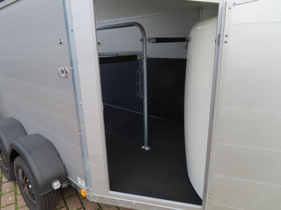 Böckmann Pferdeanhänger, Champion, Esprit, Sattelkammer, 100 km/h - Zirgu piekabe: foto 4 Böckmann Pferdeanhänger, Champion, Esprit, Sattelkammer, 100 km/h - Zirgu piekabe: foto 4