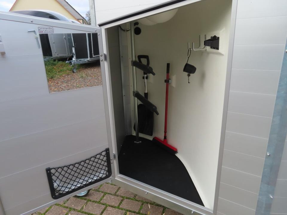 Böckmann Pferdeanhänger, Champion, Esprit, Sattelkammer, 100 km/h - Zirgu piekabe: foto 3 Böckmann Pferdeanhänger, Champion, Esprit, Sattelkammer, 100 km/h - Zirgu piekabe: foto 3